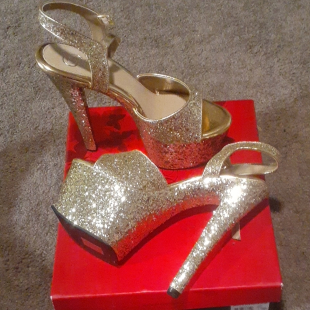 Gold sparkle Pleasers